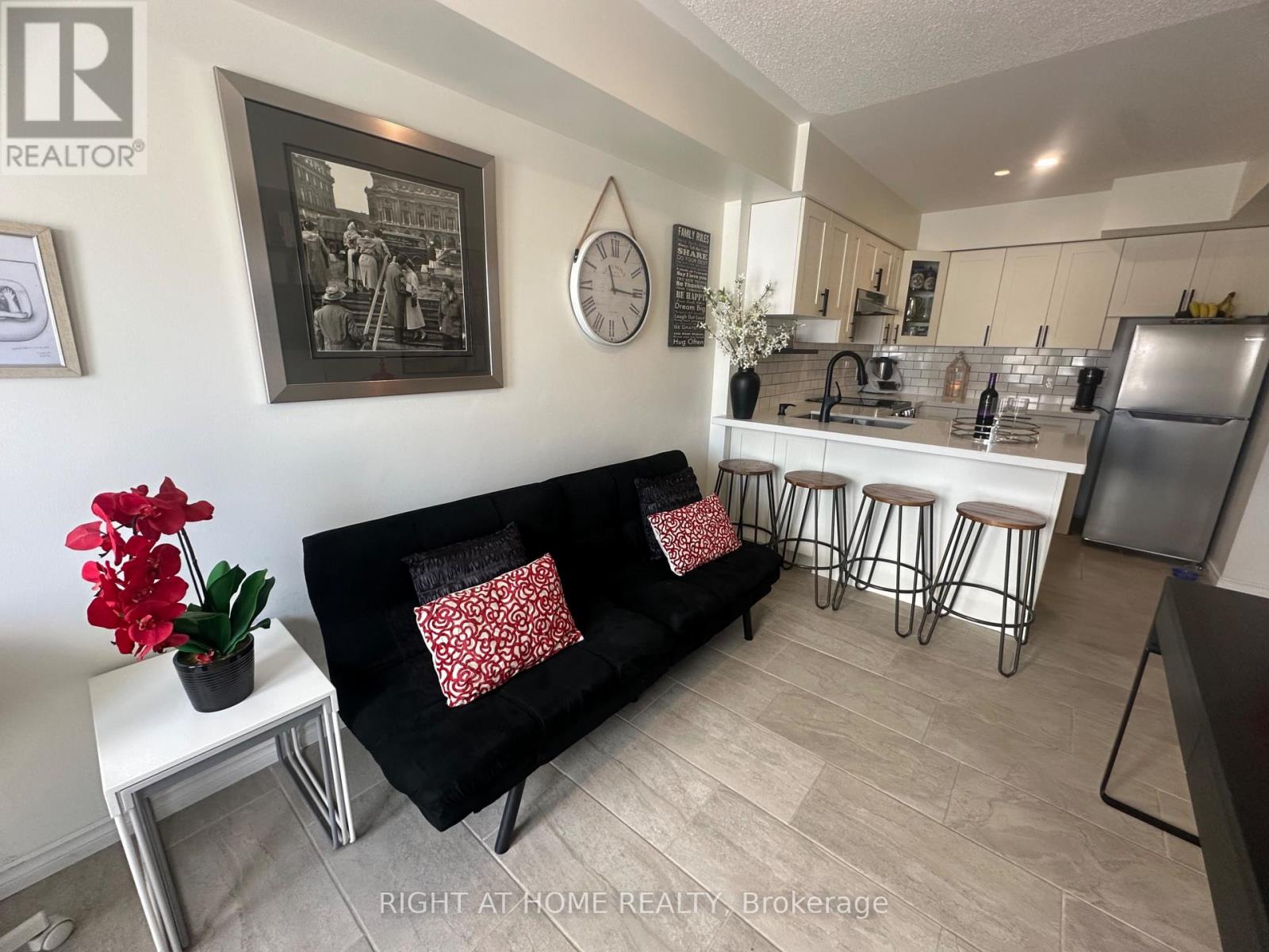 92 - 150 Chancery Road, Markham, Ontario  L6E 0B9 - Photo 4 - N12167723