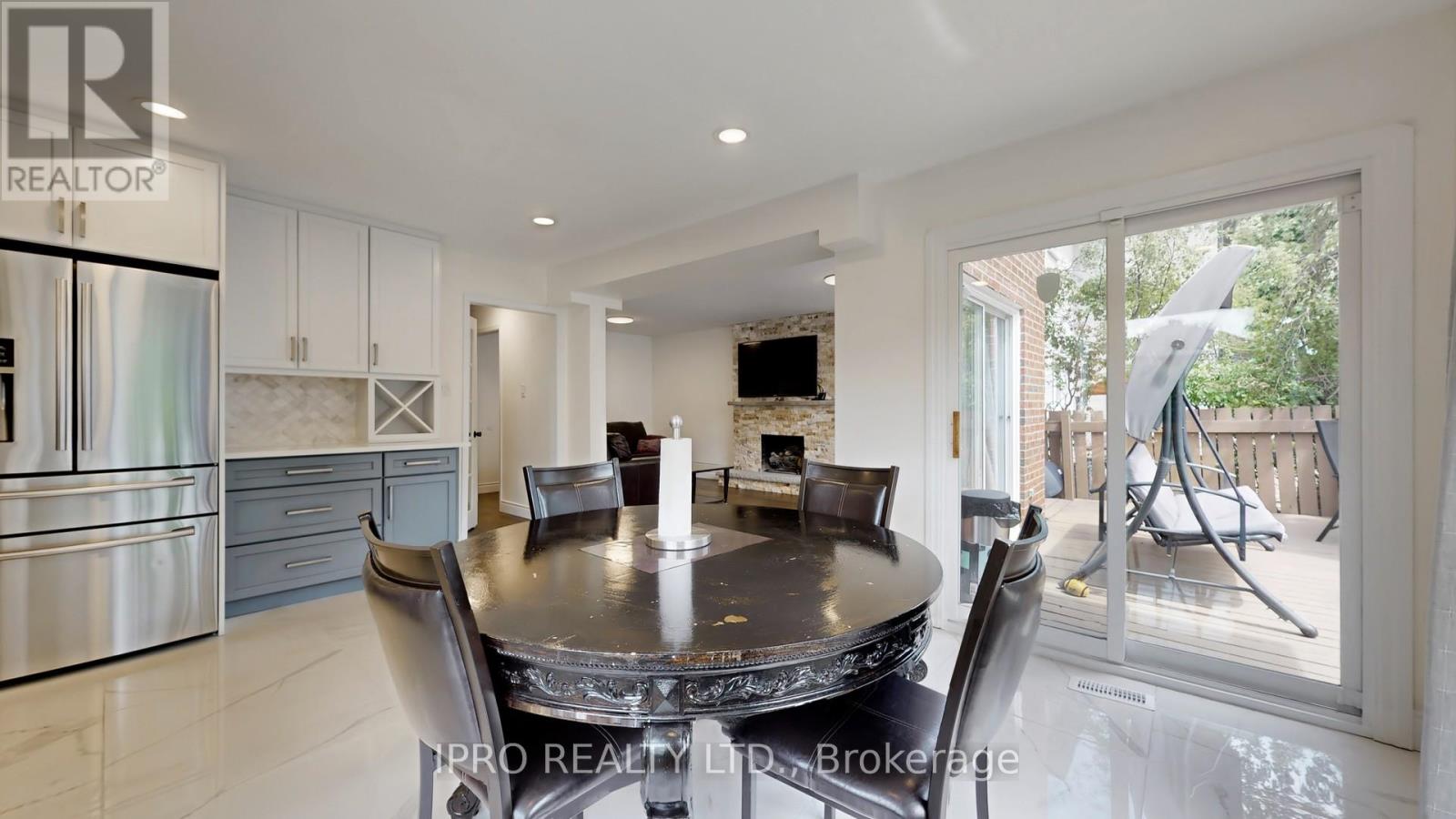 2088 Madden Boulevard, Oakville, Ontario  L6H 3L6 - Photo 15 - W12167733