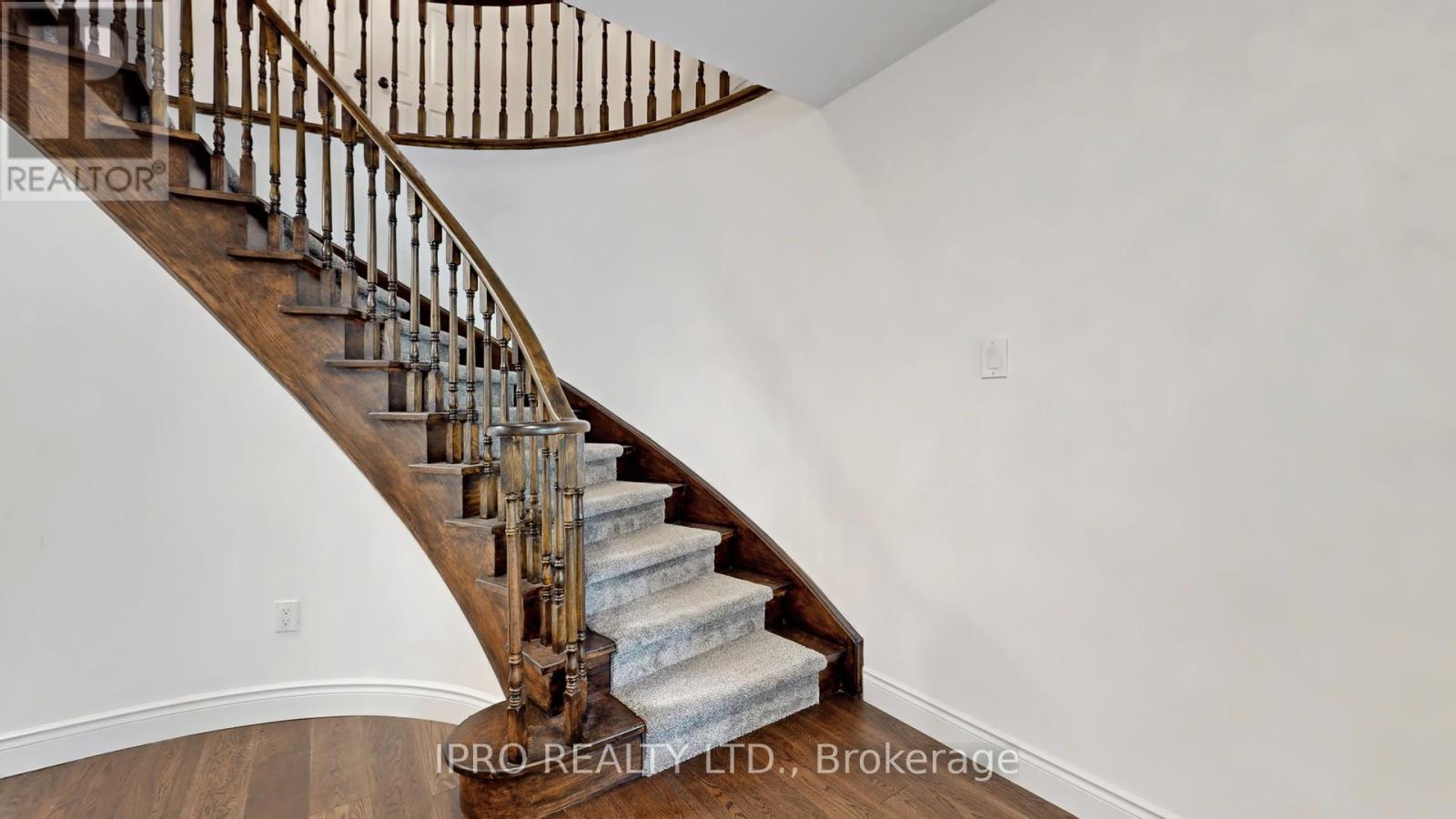 2088 Madden Boulevard, Oakville, Ontario  L6H 3L6 - Photo 19 - W12167733