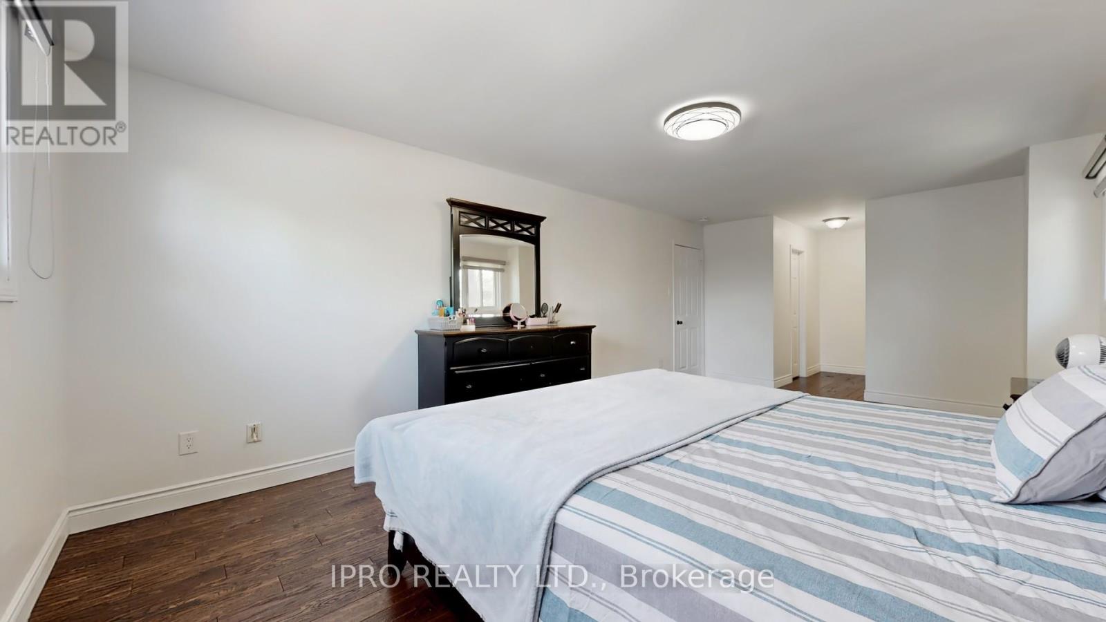 2088 Madden Boulevard, Oakville, Ontario  L6H 3L6 - Photo 22 - W12167733