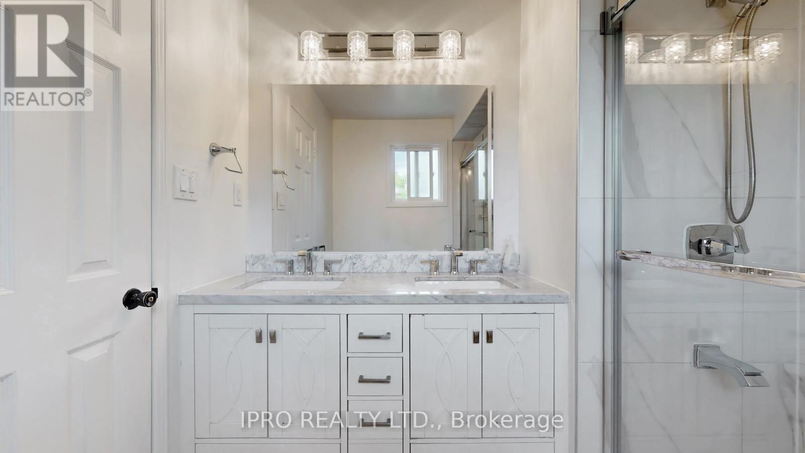 2088 Madden Boulevard, Oakville, Ontario  L6H 3L6 - Photo 24 - W12167733