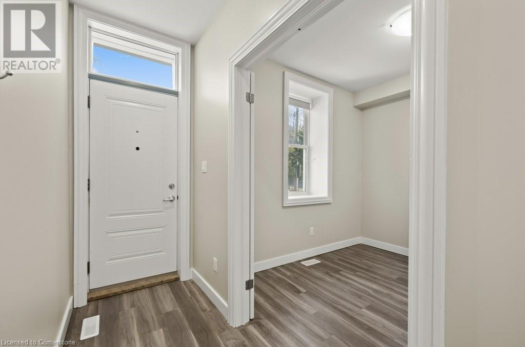Property at 53 COLLEGE Avenue W image 4