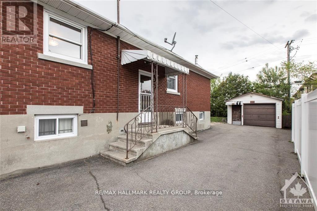 A - 1347 Dorchester Avenue, Ottawa, Ontario  K1Z 8E8 - Photo 2 - X12167745