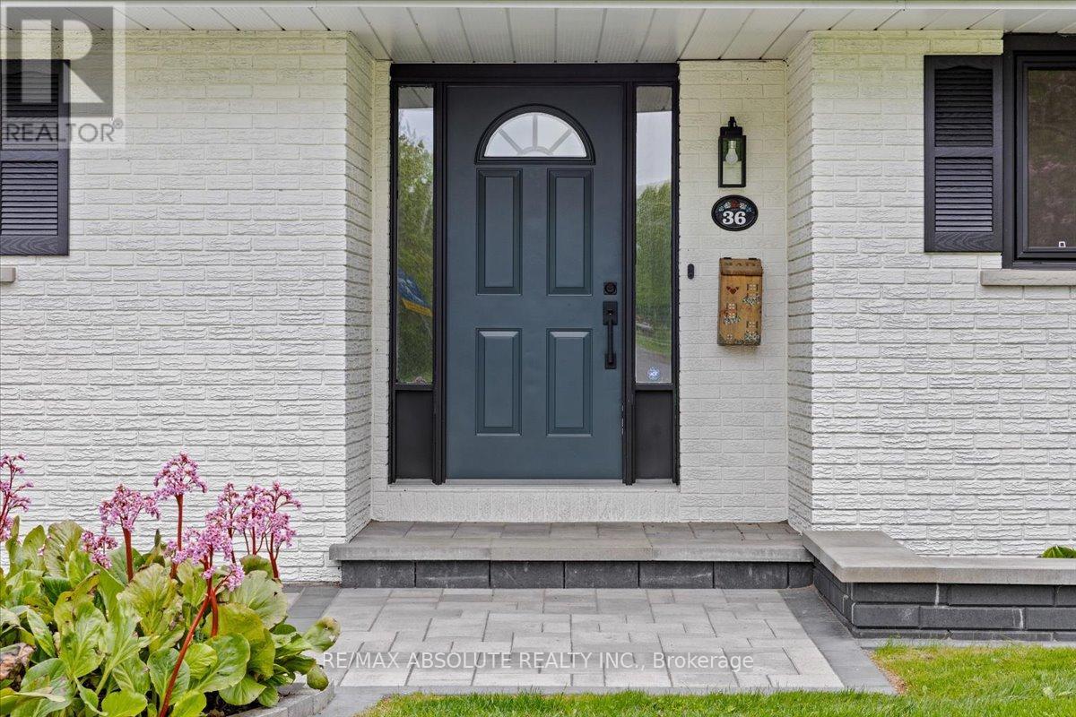36 Beverly Street, Ottawa, Ontario  K2S 0S2 - Photo 5 - X12167748