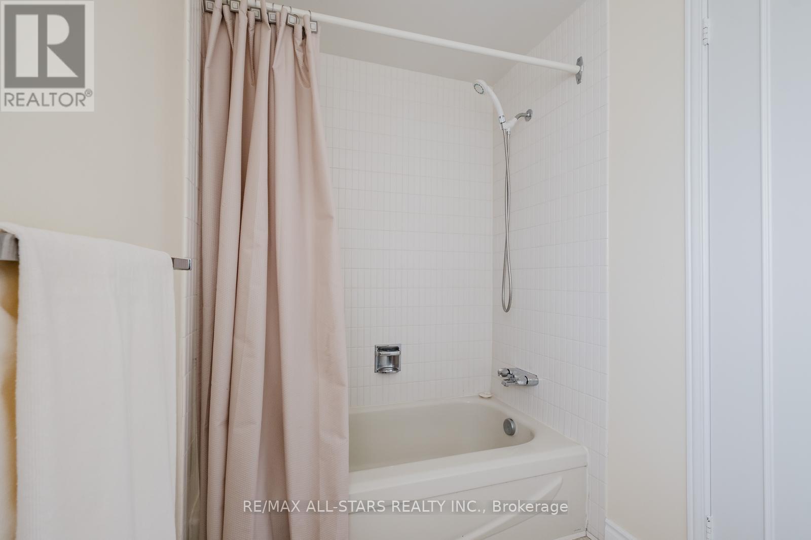 45 Wellpark Boulevard, Toronto, Ontario  M1V 1A6 - Photo 27 - E12167769