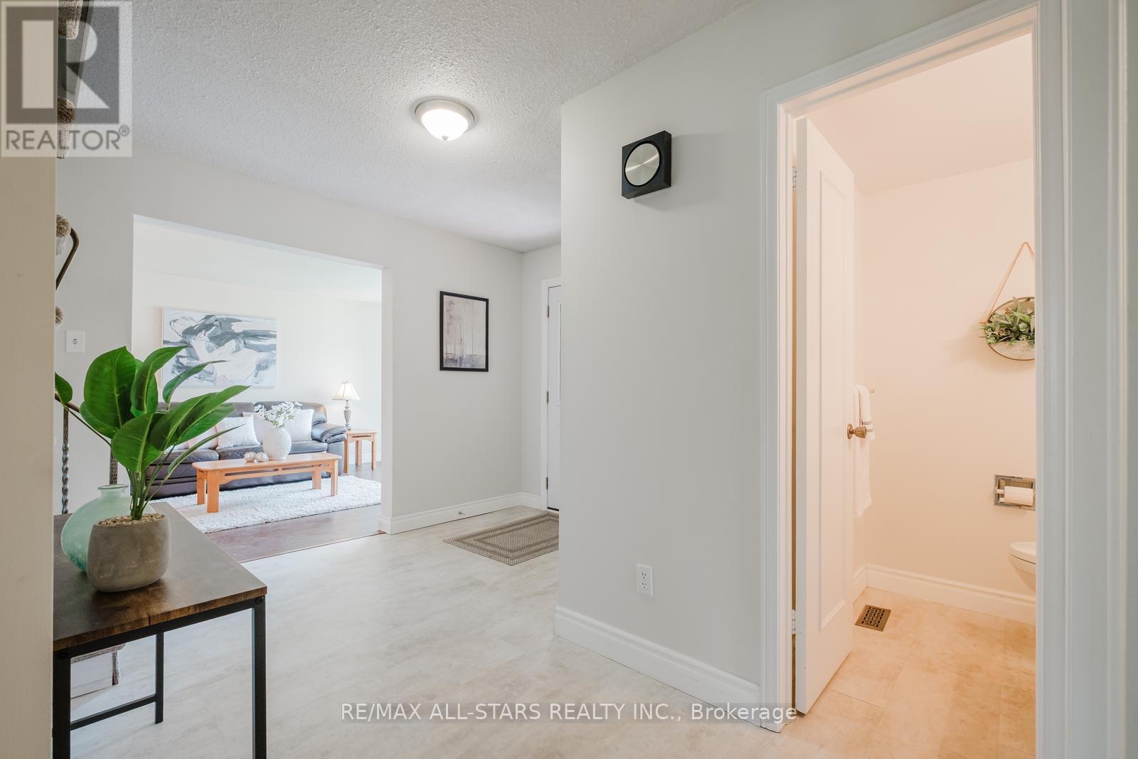 45 Wellpark Boulevard, Toronto, Ontario  M1V 1A6 - Photo 6 - E12167769