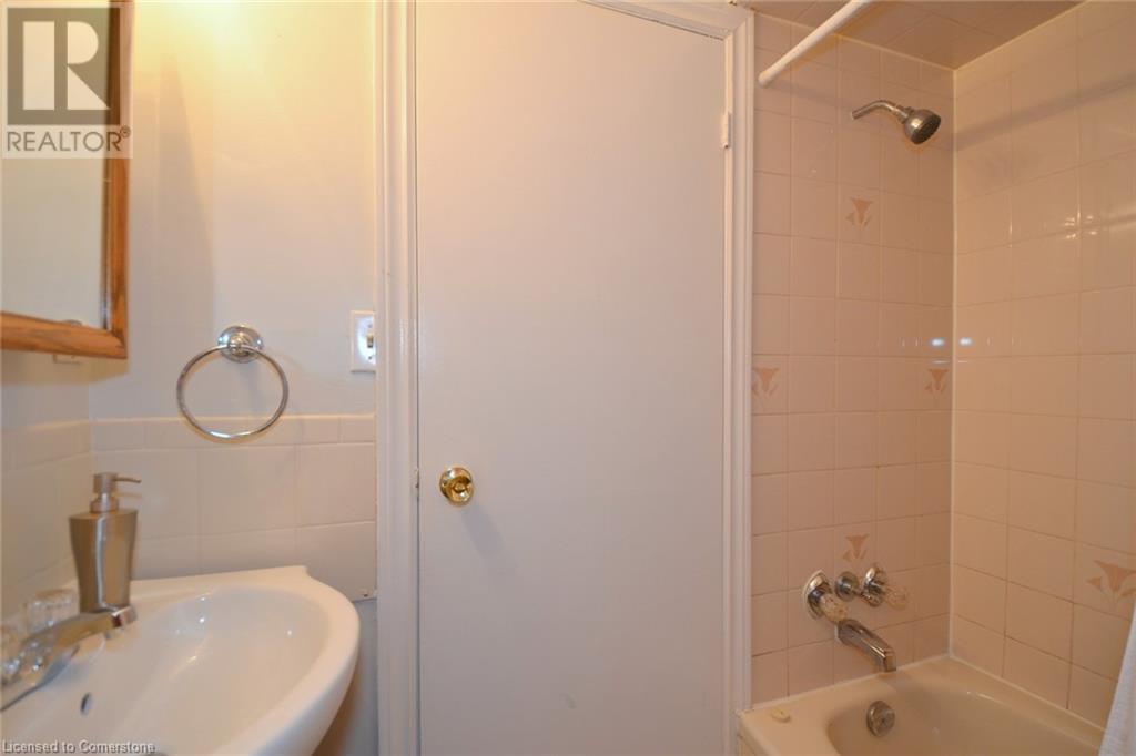 58 Erie Avenue, Hamilton, Ontario  L8N 2W6 - Photo 19 - 40732823