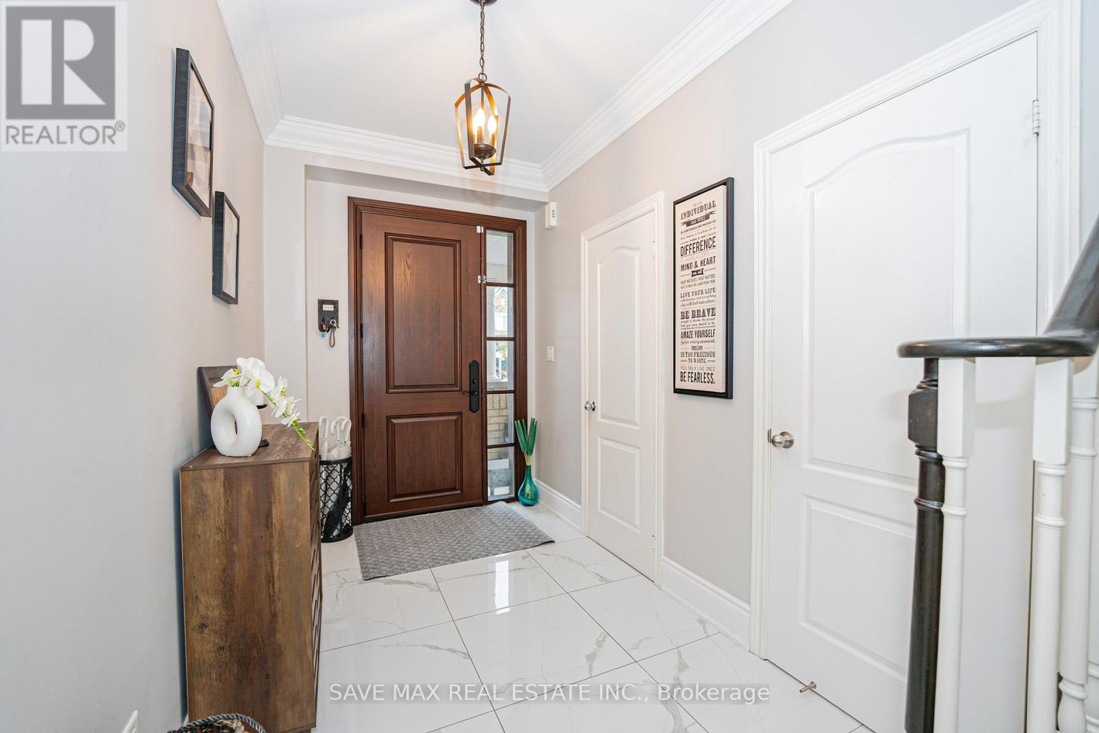 169 Downy Emerald Drive, Bradford West Gwillimbury, Ontario  L3Z 0E6 - Photo 5 - N12167771