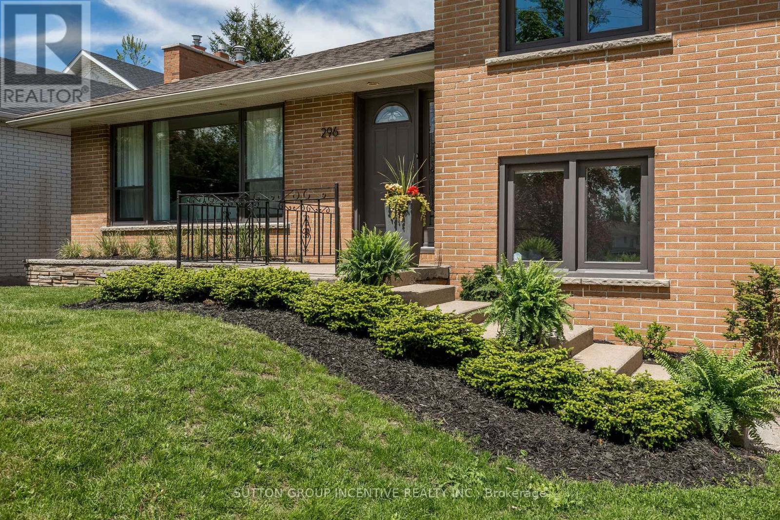 296 Codrington Street, Barrie, Ontario  L4M 1S8 - Photo 3 - S12167746