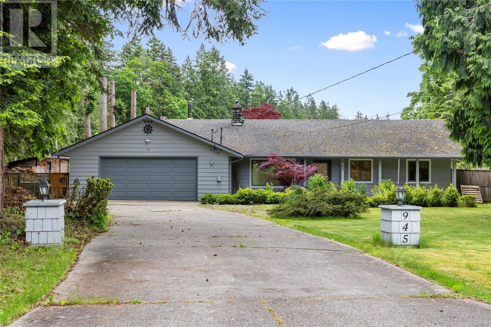 Property at 945 Terrien Way image 3