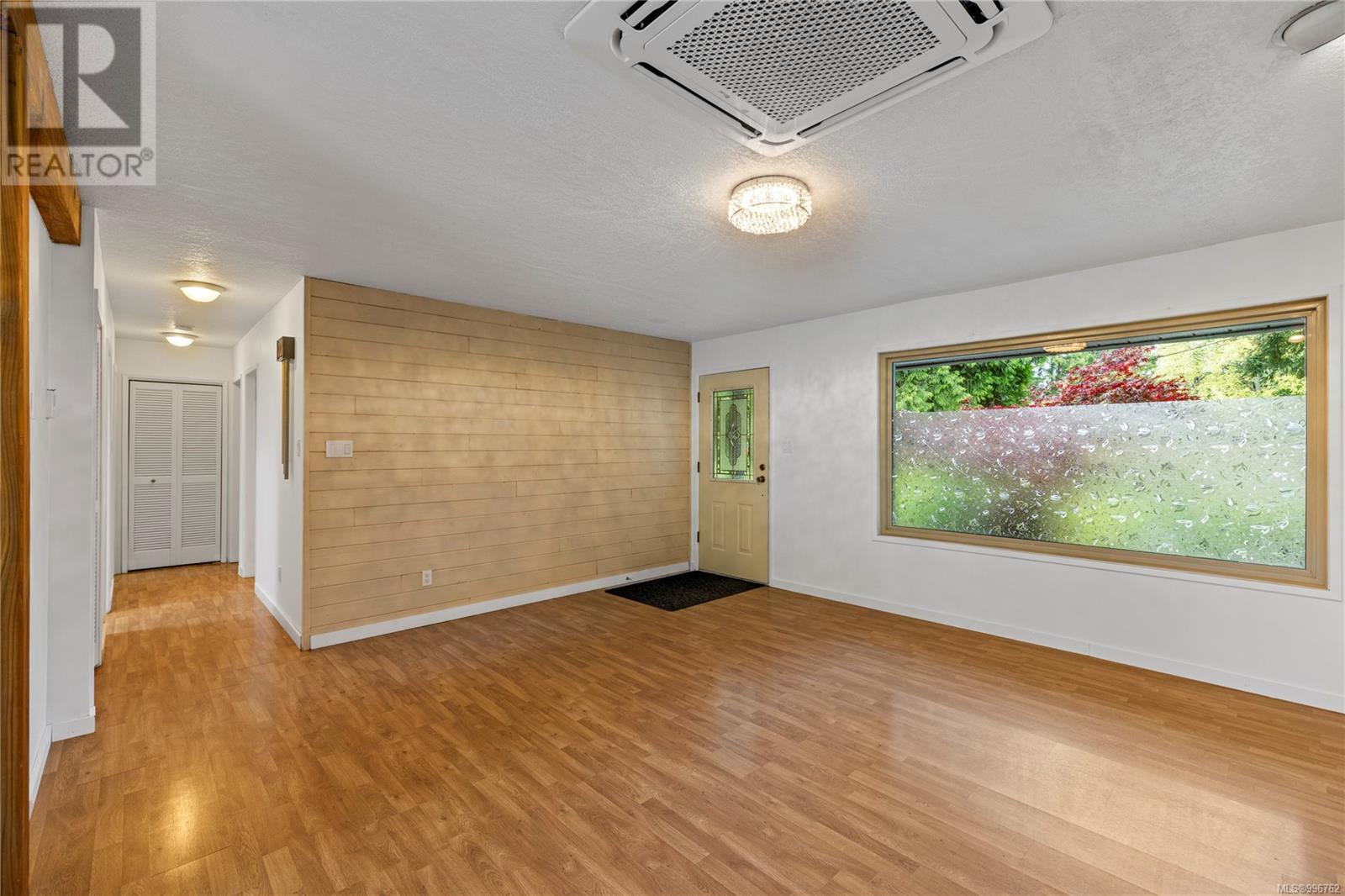 Property at 945 Terrien Way image 4