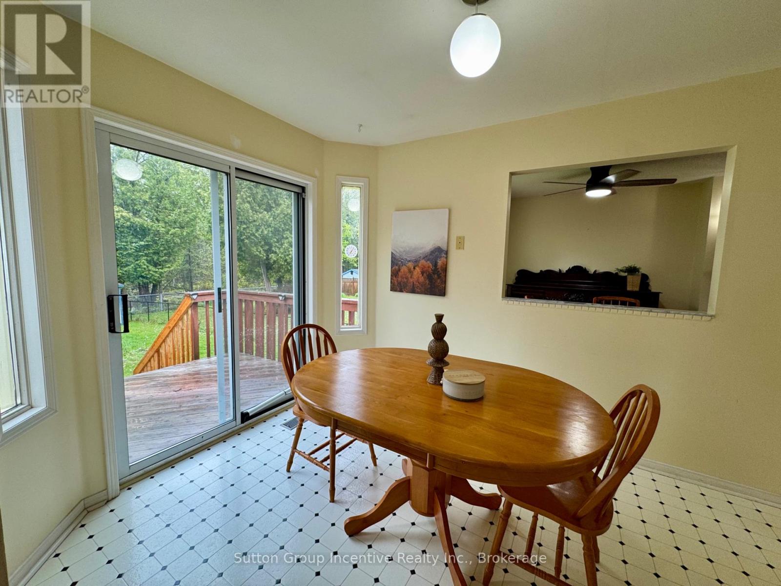 4 Bush Crescent, Wasaga Beach, Ontario  L9Z 1M2 - Photo 10 - S12167750
