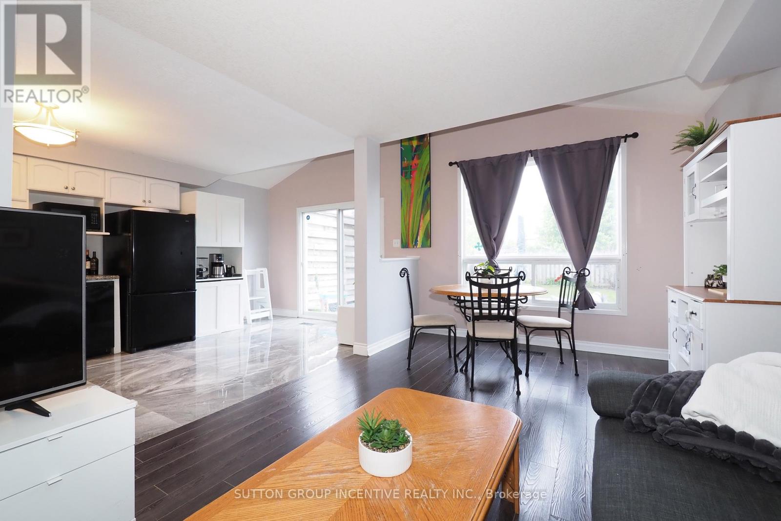 251 Grey Fox Drive, Kitchener, Ontario  N2E 3N7 - Photo 10 - X12167762