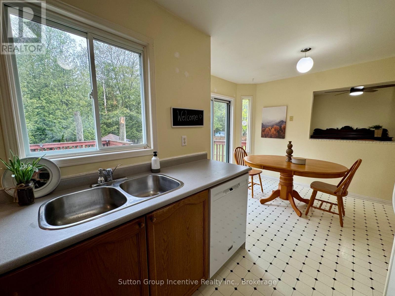 4 Bush Crescent, Wasaga Beach, Ontario  L9Z 1M2 - Photo 13 - S12167750