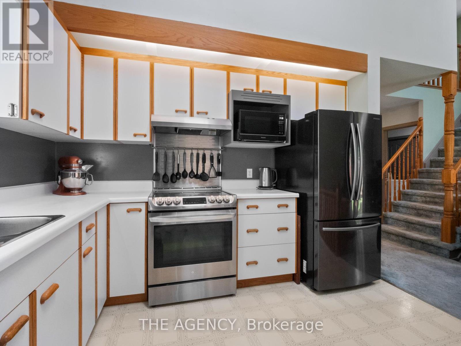 106 Spruceside Crescent, Pelham (Fonthill), Ontario  L0S 1E0 - Photo 15 - X12167791