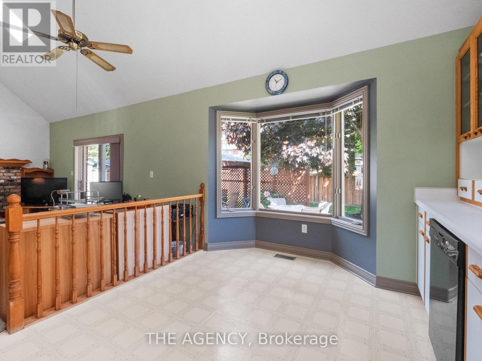 106 Spruceside Crescent, Pelham (Fonthill), Ontario  L0S 1E0 - Photo 16 - X12167791