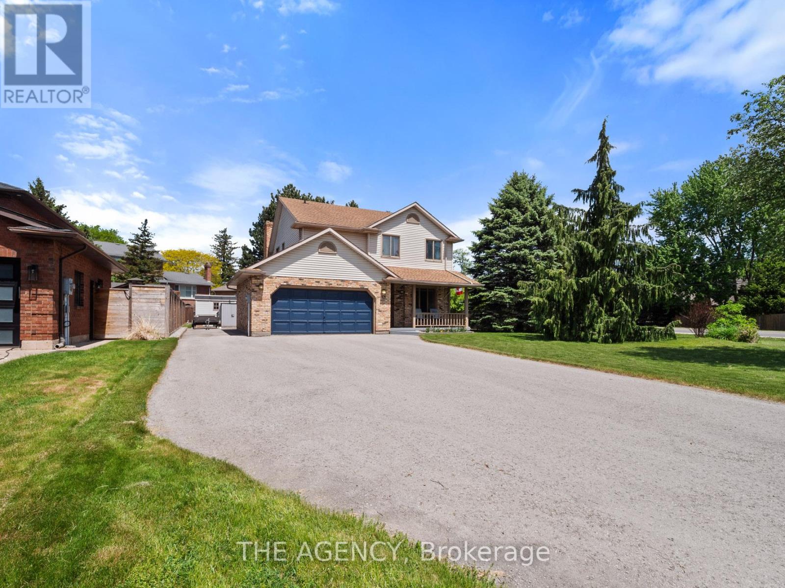 106 Spruceside Crescent, Pelham (Fonthill), Ontario  L0S 1E0 - Photo 3 - X12167791