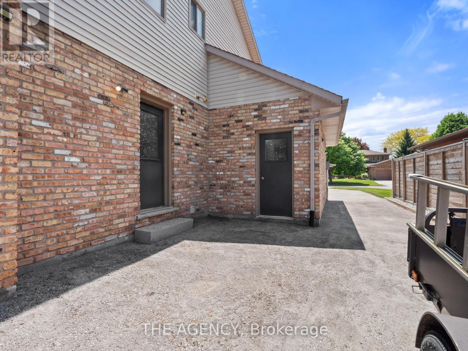 106 Spruceside Crescent, Pelham (Fonthill), Ontario  L0S 1E0 - Photo 30 - X12167791