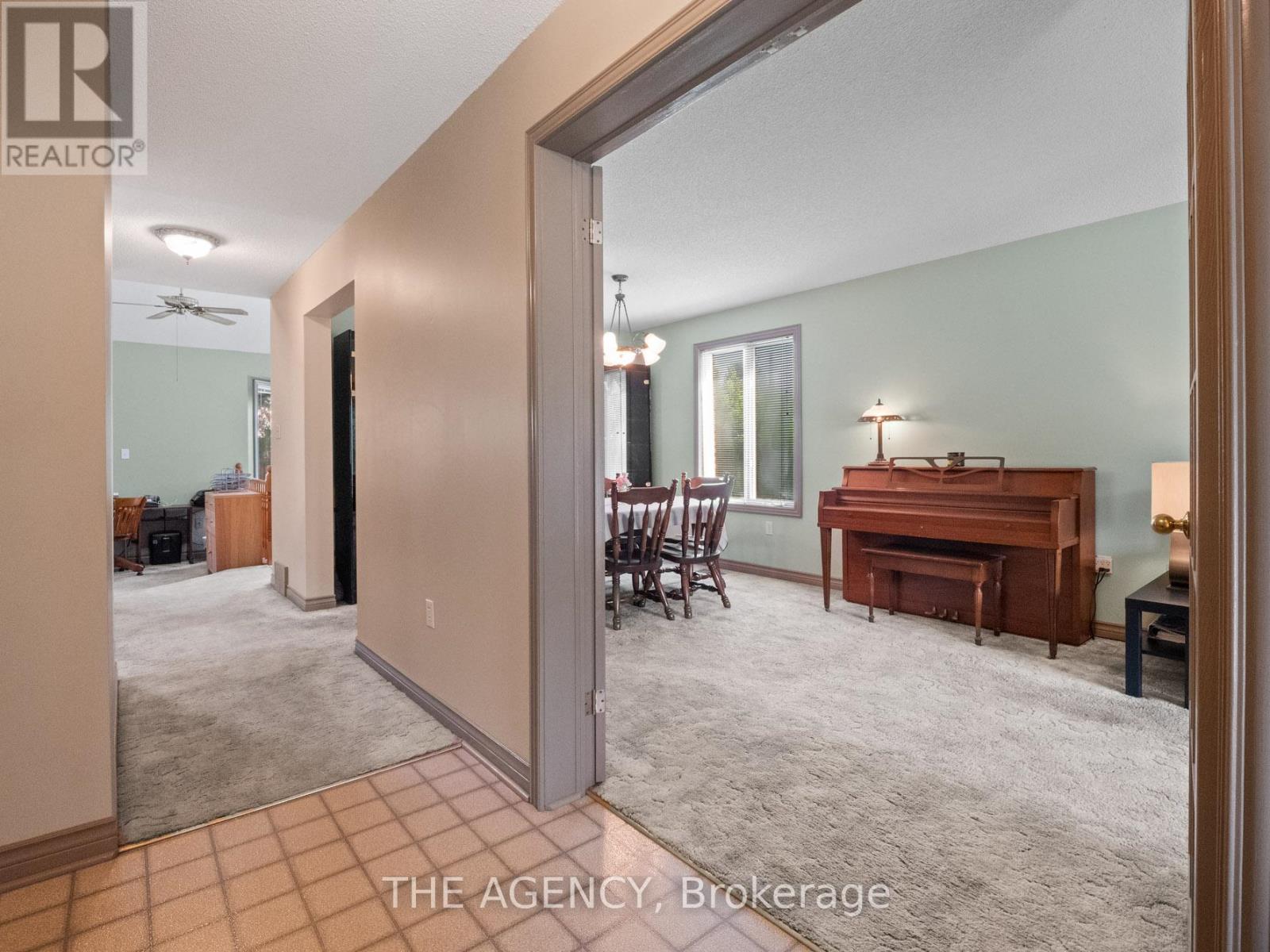 106 Spruceside Crescent, Pelham (Fonthill), Ontario  L0S 1E0 - Photo 7 - X12167791