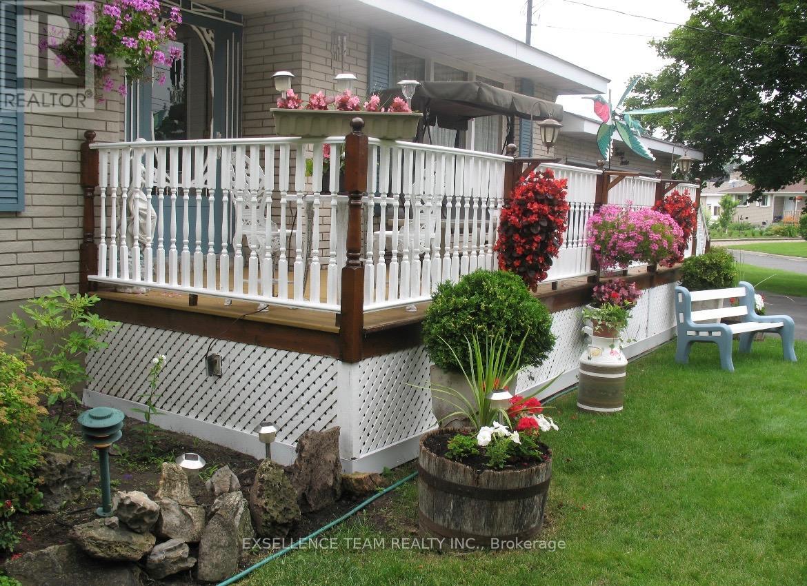 Property at 1212 BRODEUR STREET image 2