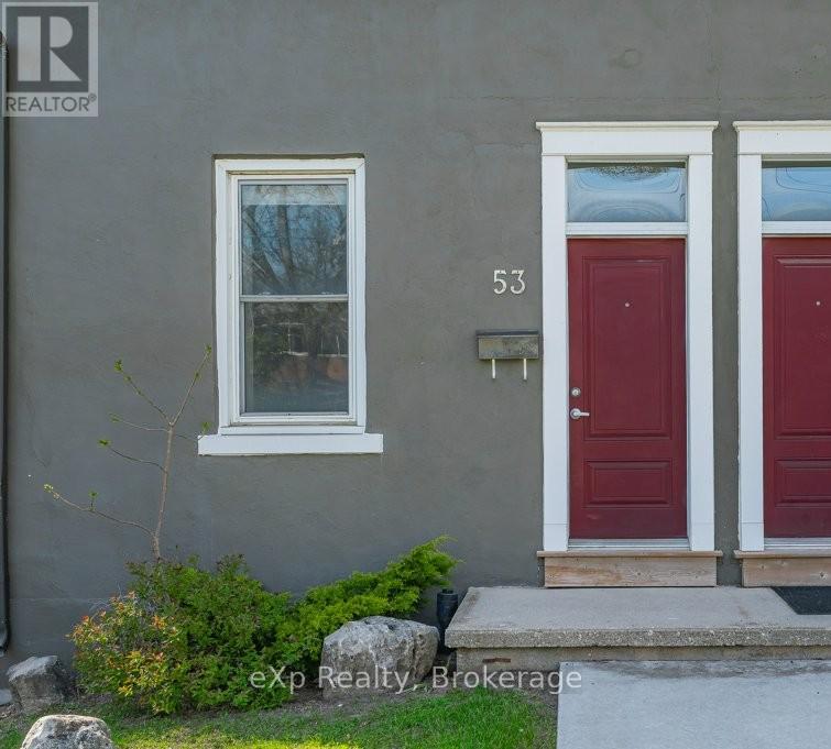 Property at 53 COLLEGE AVENUE W image 2