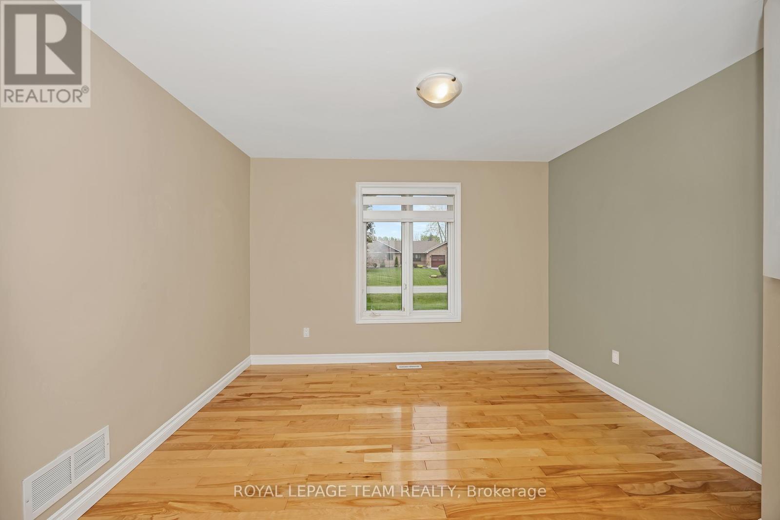 6701 Tommary Drive, Ottawa, Ontario  K4P 1G8 - Photo 21 - X12167794