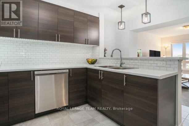 62 Feathertop Lane, Ottawa, Ontario  K2V 0K7 - Photo 6 - X12167803