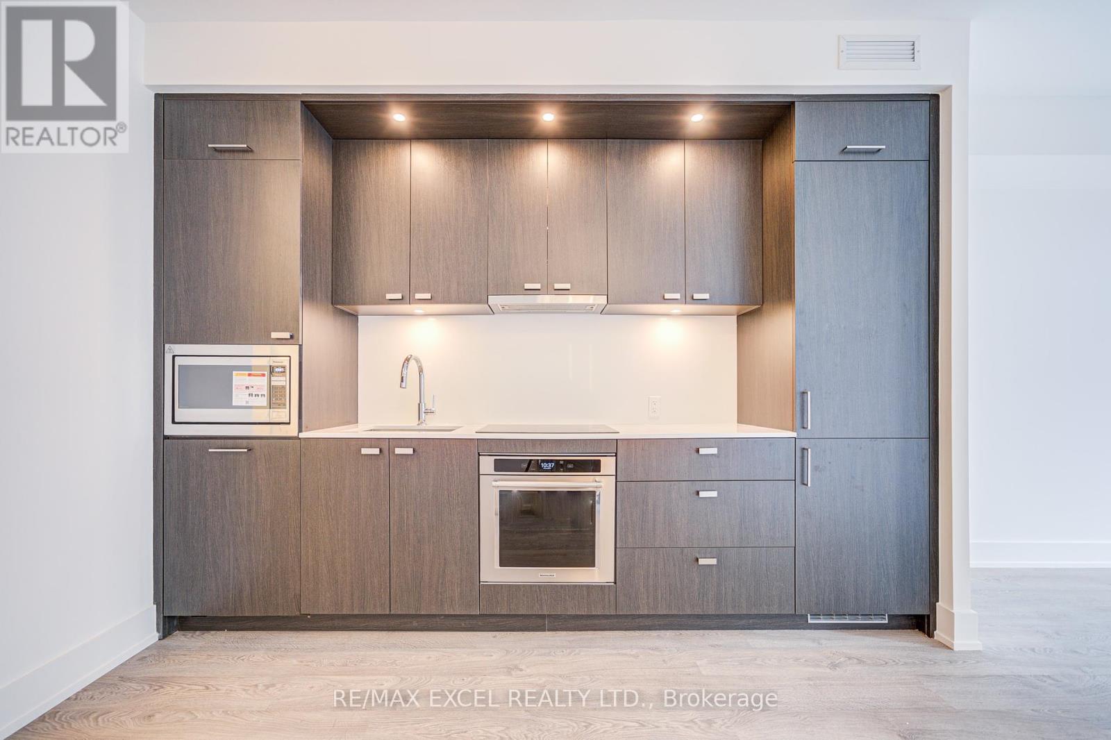 2206 - 10 Inn On The Park Drive, Toronto, Ontario  M3C 0P9 - Photo 11 - C12167798