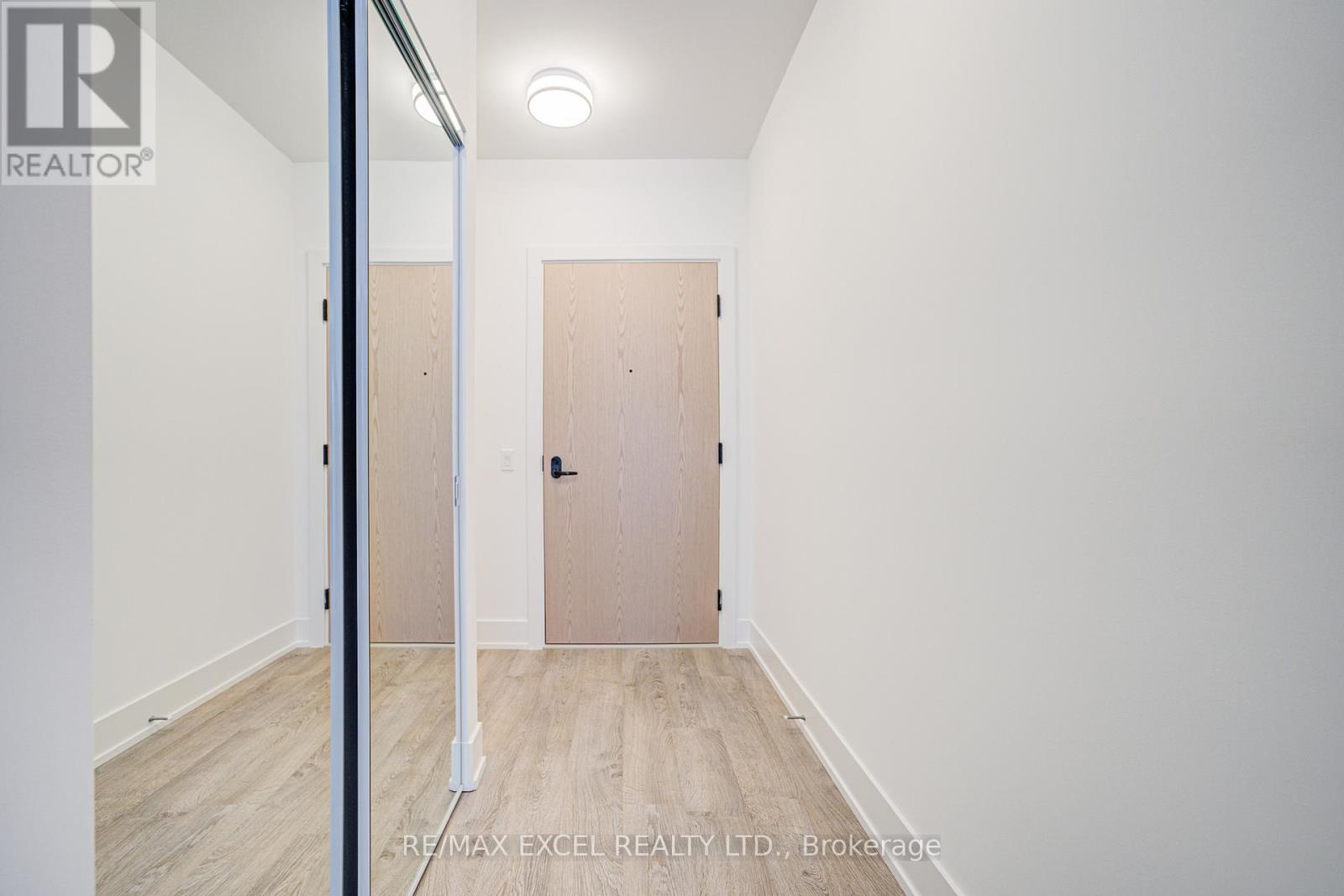 2206 - 10 Inn On The Park Drive, Toronto, Ontario  M3C 0P9 - Photo 7 - C12167798