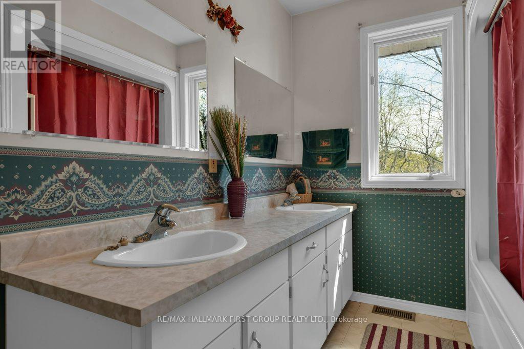 13239 Highway 62, Madoc, Ontario  K0K 2K0 - Photo 19 - X12148211