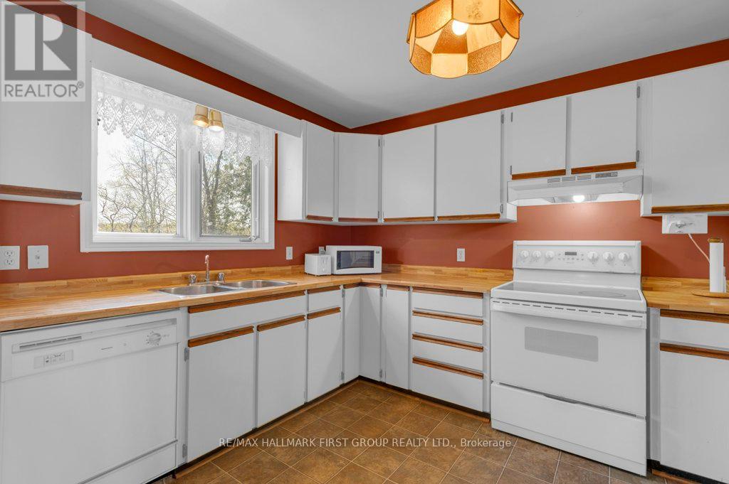 13239 Highway 62, Madoc, Ontario  K0K 2K0 - Photo 14 - X12148211