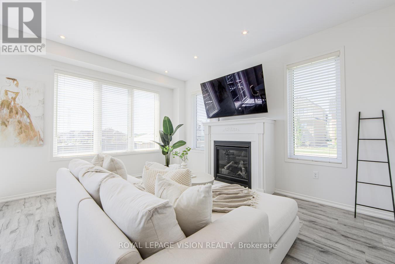 277 Cosgrove Drive, Oshawa, Ontario  L1L 0K4 - Photo 6 - E12167792
