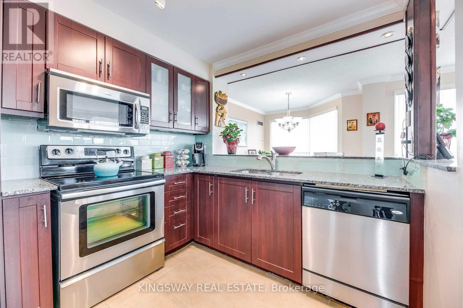 1003 - 2177 Burnhamthorpe Road W, Mississauga, Ontario  L5L 5P9 - Photo 6 - W12167801