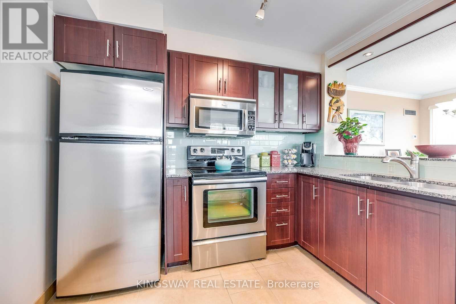 1003 - 2177 Burnhamthorpe Road W, Mississauga, Ontario  L5L 5P9 - Photo 7 - W12167801