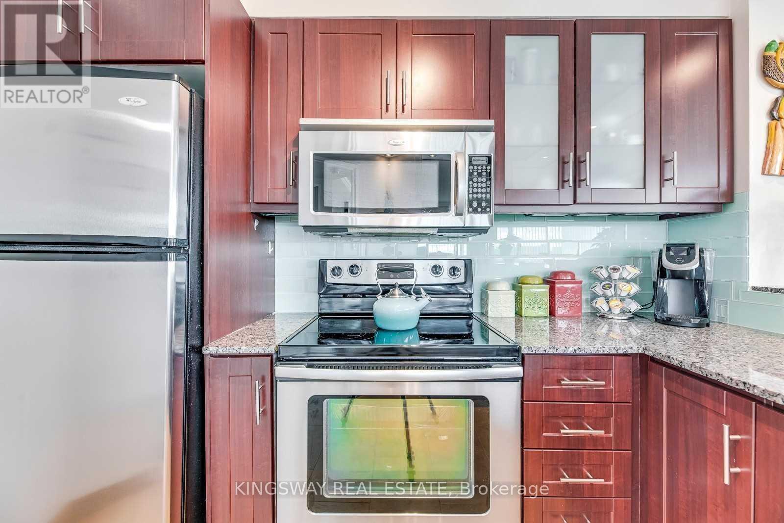 1003 - 2177 Burnhamthorpe Road W, Mississauga, Ontario  L5L 5P9 - Photo 8 - W12167801