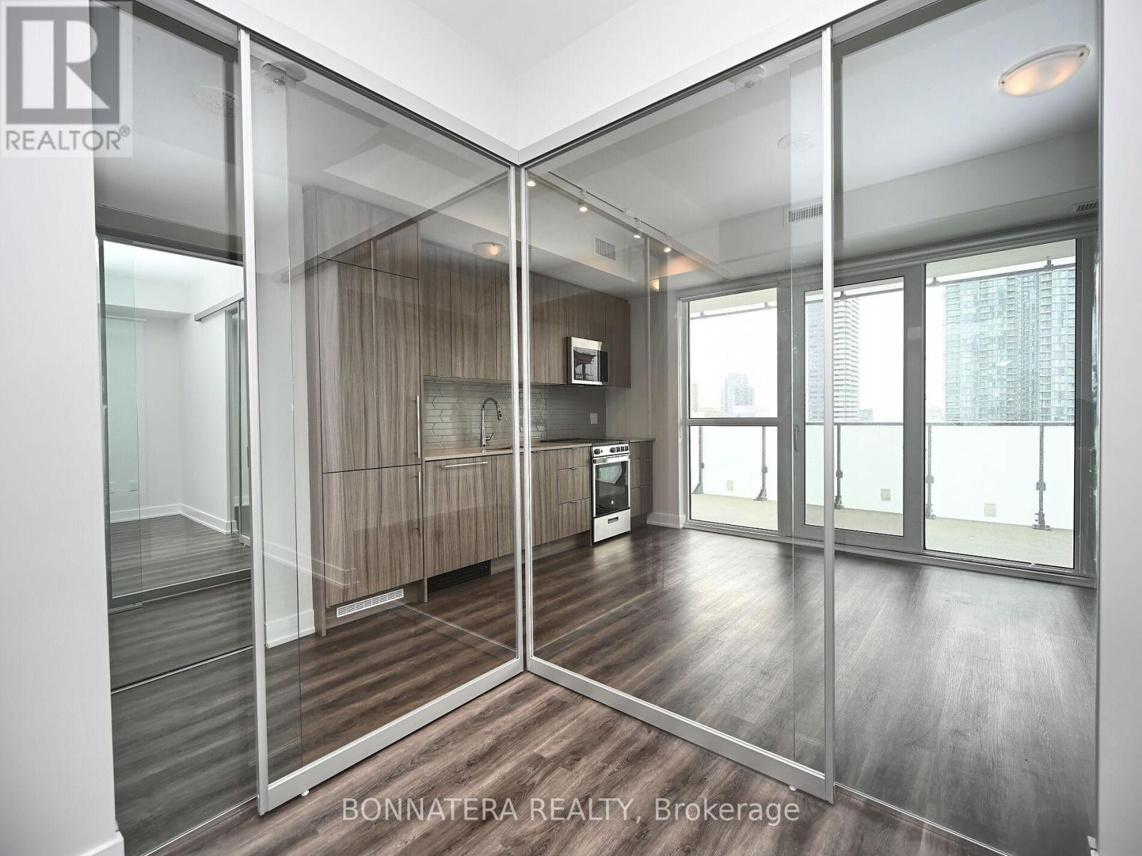 2604 - 430 Square One Drive, Mississauga, Ontario  L5B 0L6 - Photo 31 - W12167807