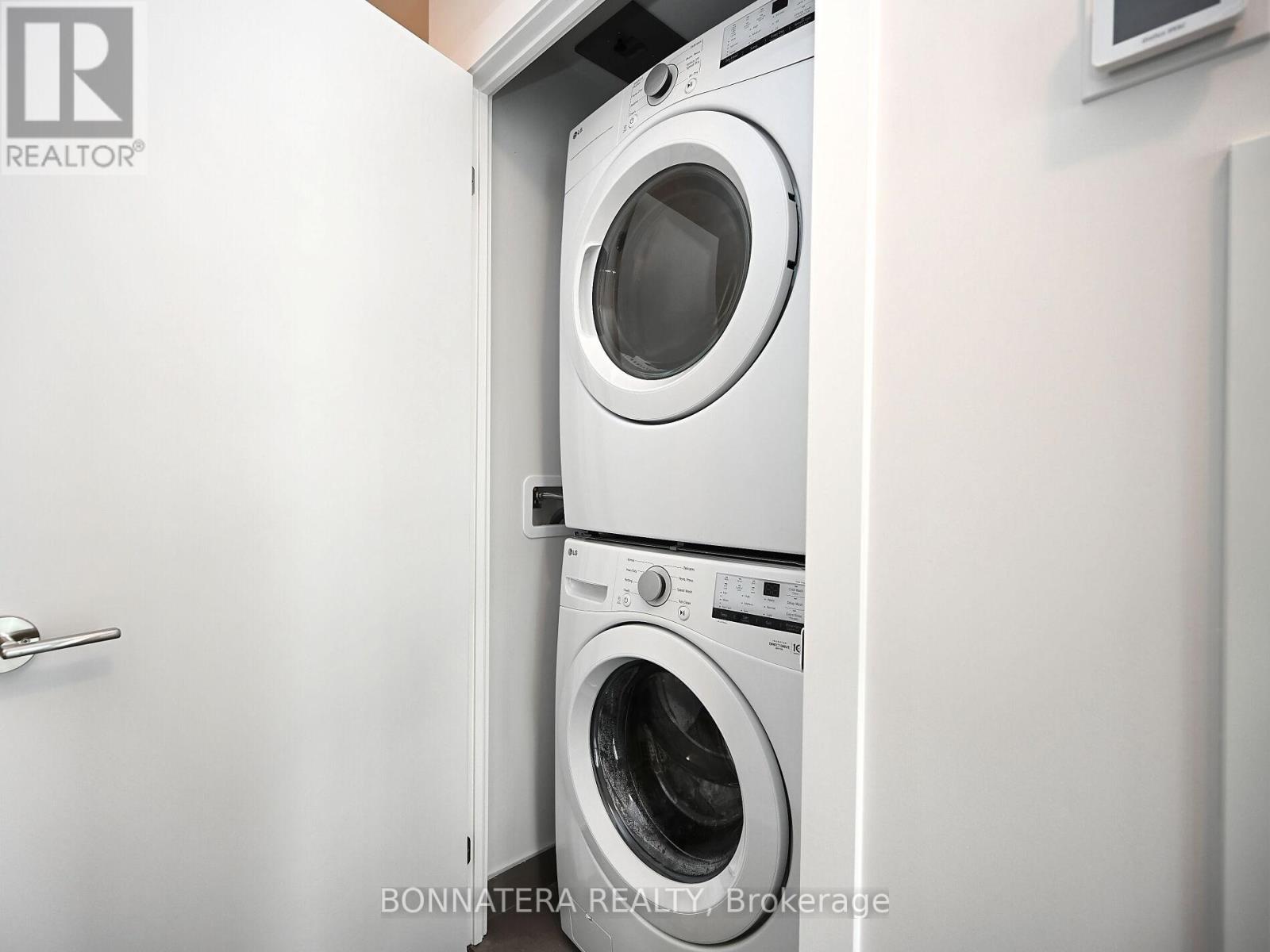 2604 - 430 Square One Drive, Mississauga, Ontario  L5B 0L6 - Photo 42 - W12167807