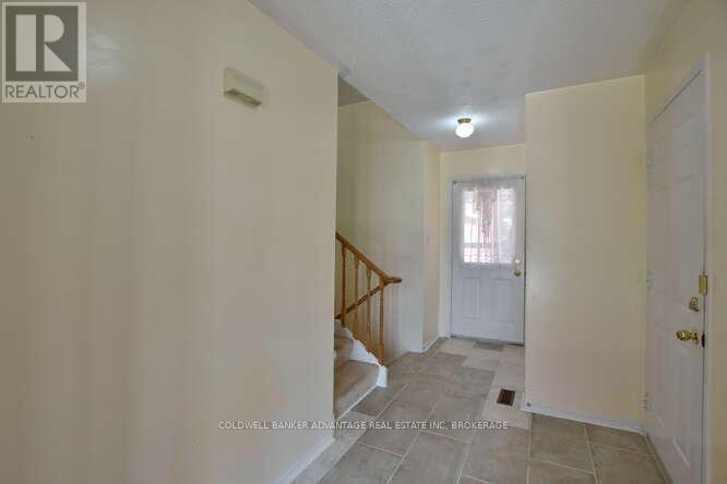 3 Mayfair Drive, Barrie (Ardagh), Ontario  L4N 6Y7 - Photo 10 - S12167832