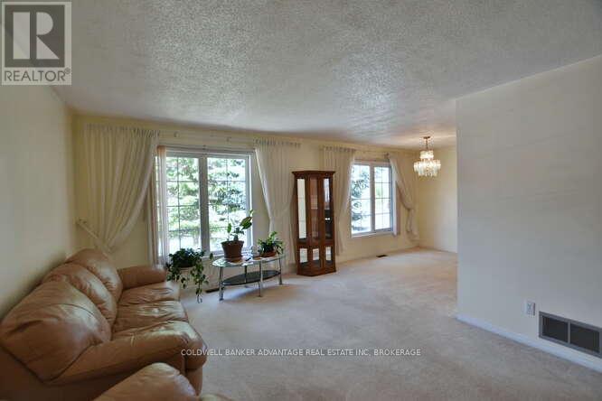 3 Mayfair Drive, Barrie (Ardagh), Ontario  L4N 6Y7 - Photo 12 - S12167832
