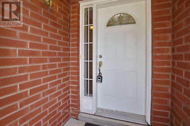 3 Mayfair Drive, Barrie (Ardagh), Ontario  L4N 6Y7 - Photo 4 - S12167832