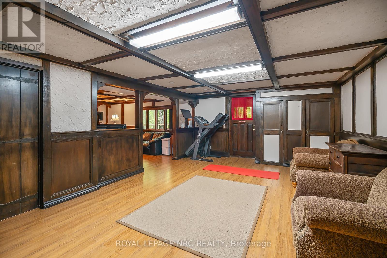 26 Cherry Avenue, Pelham (Fonthill), Ontario  L0S 1E0 - Photo 28 - X12167835
