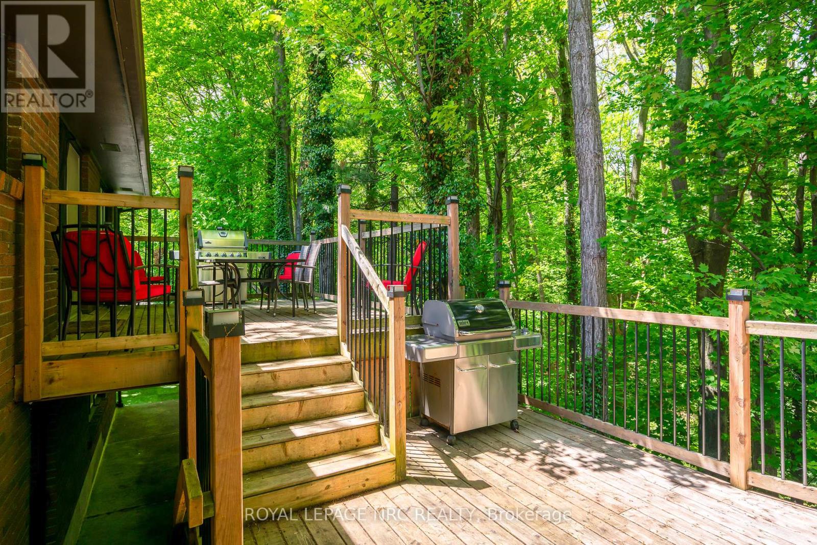 26 Cherry Avenue, Pelham (Fonthill), Ontario  L0S 1E0 - Photo 31 - X12167835