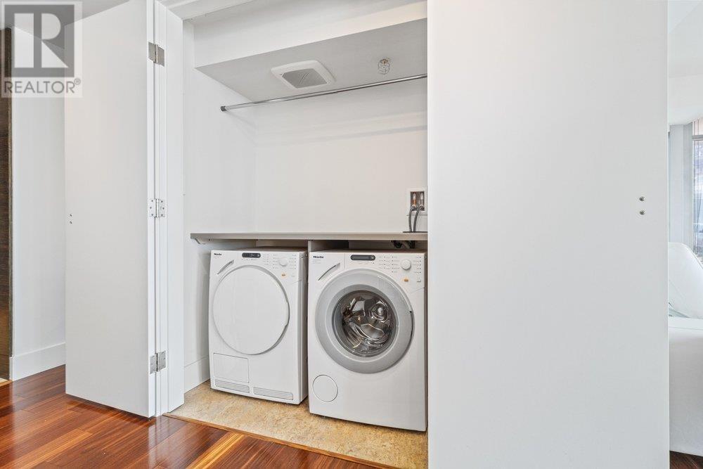 Listing Picture 20 of 40 : 2405 667 HOWE STREET, Vancouver / 溫哥華 - 魯藝地產 Yvonne Lu Group - MLS Medallion Club Member