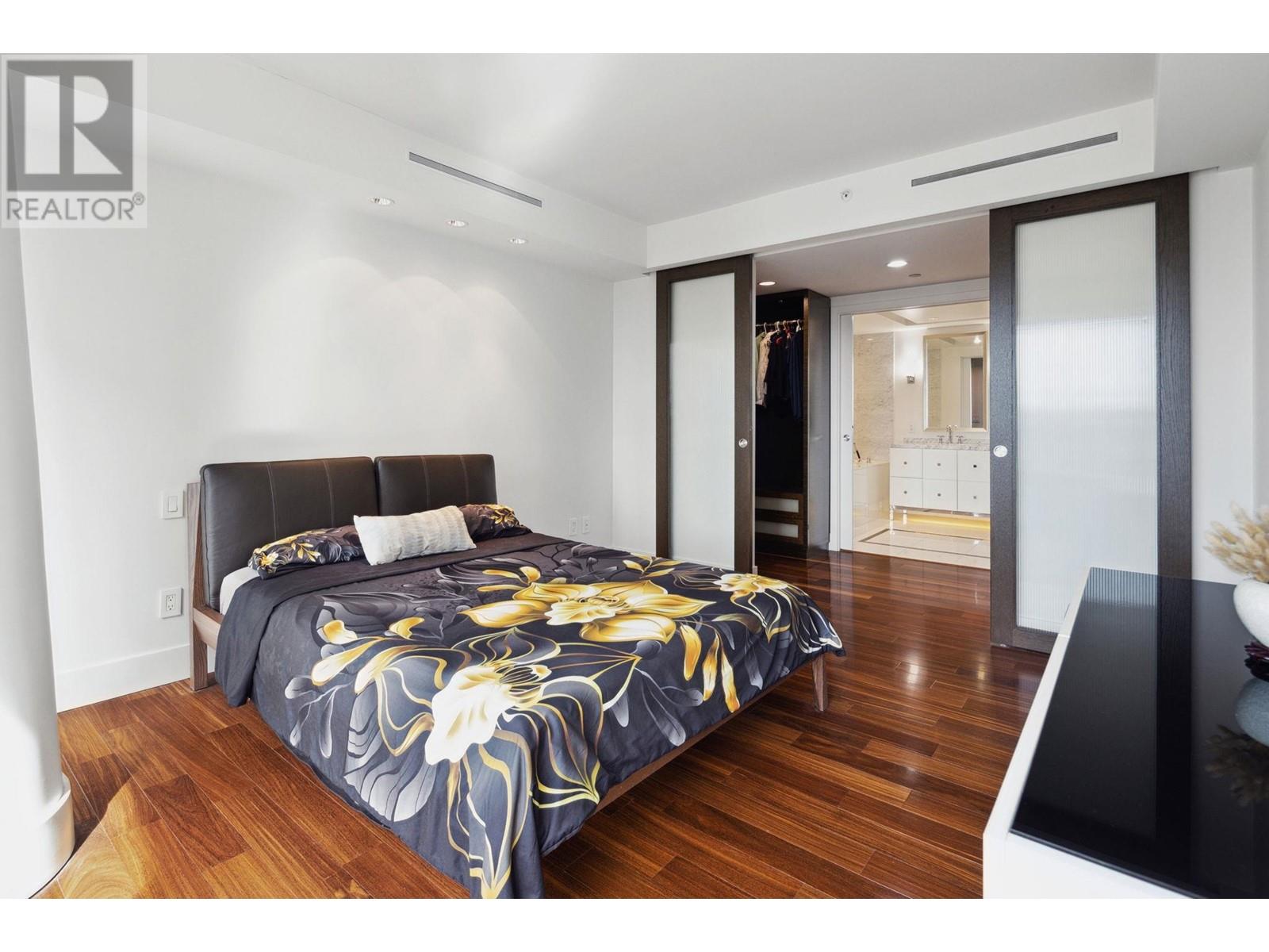 Listing Picture 21 of 40 : 2405 667 HOWE STREET, Vancouver / 溫哥華 - 魯藝地產 Yvonne Lu Group - MLS Medallion Club Member