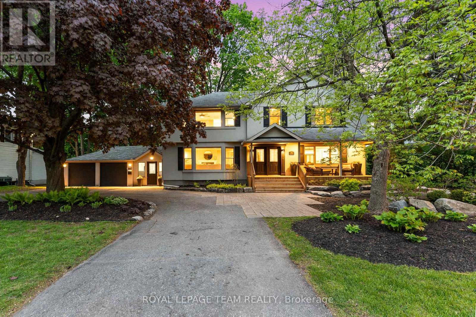 960 Hare Avenue, Ottawa, Ontario  K2A 3J5 - Photo 1 - X12167812