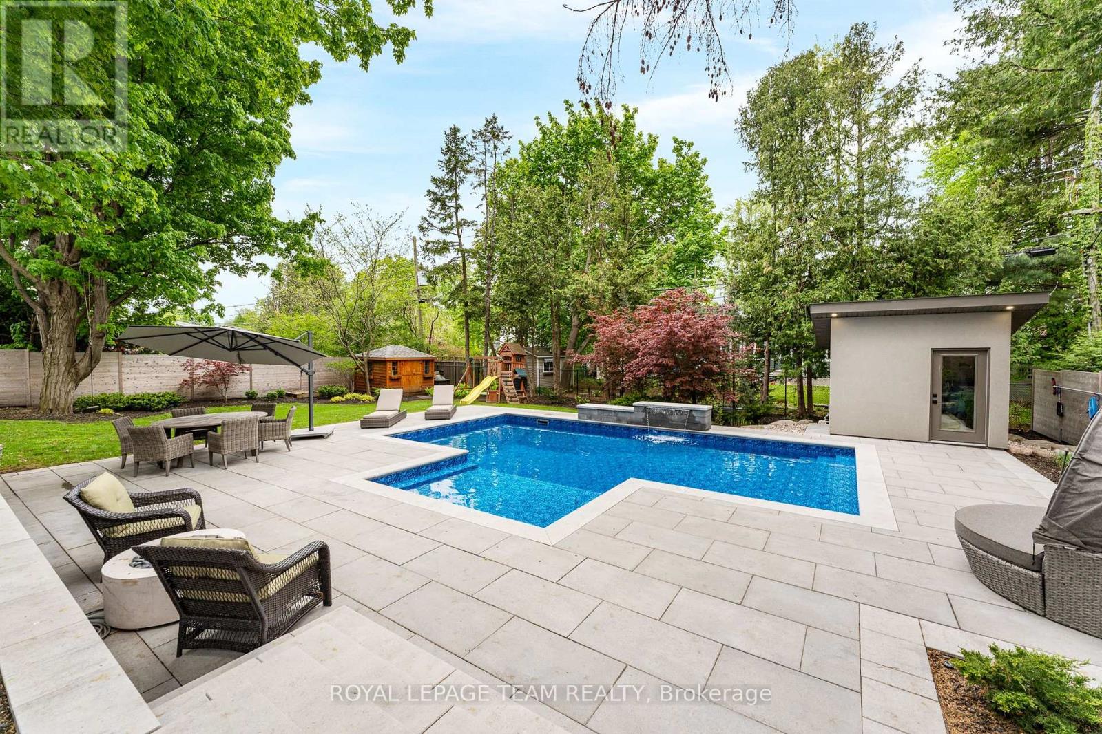 960 Hare Avenue, Ottawa, Ontario  K2A 3J5 - Photo 4 - X12167812