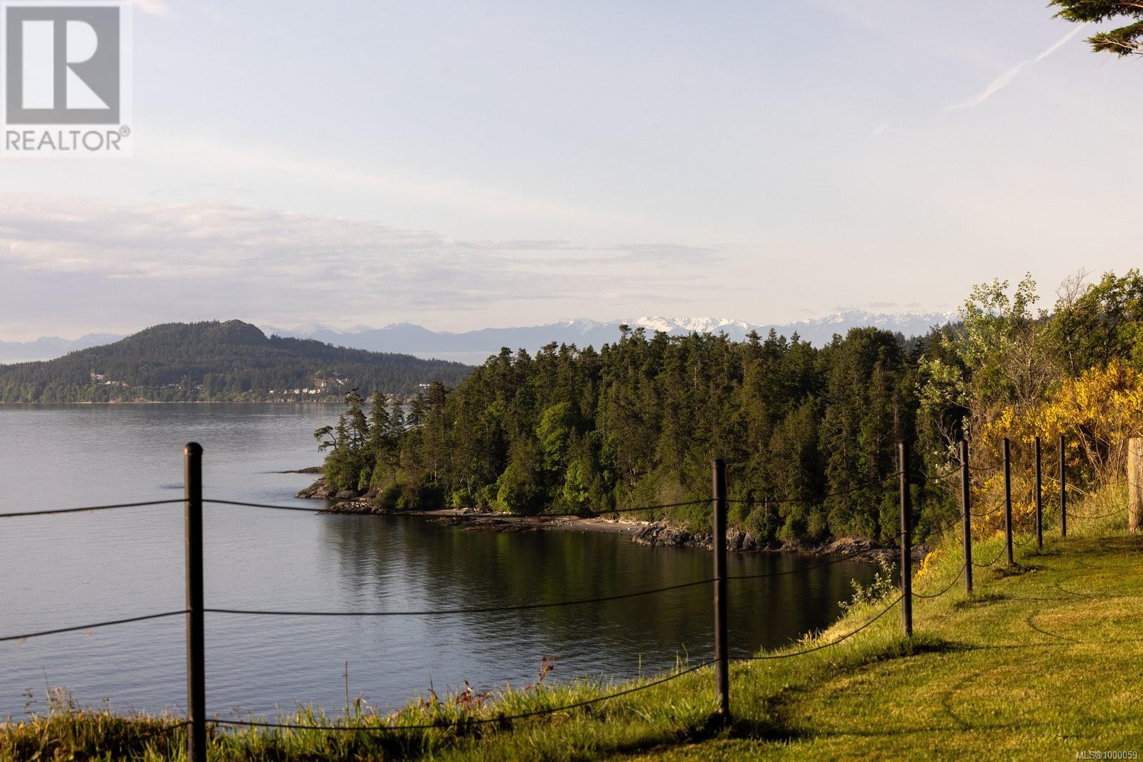 3300 Livesay Rd, Central Saanich, British Columbia  V8M 1W7 - Photo 37 - 1000059