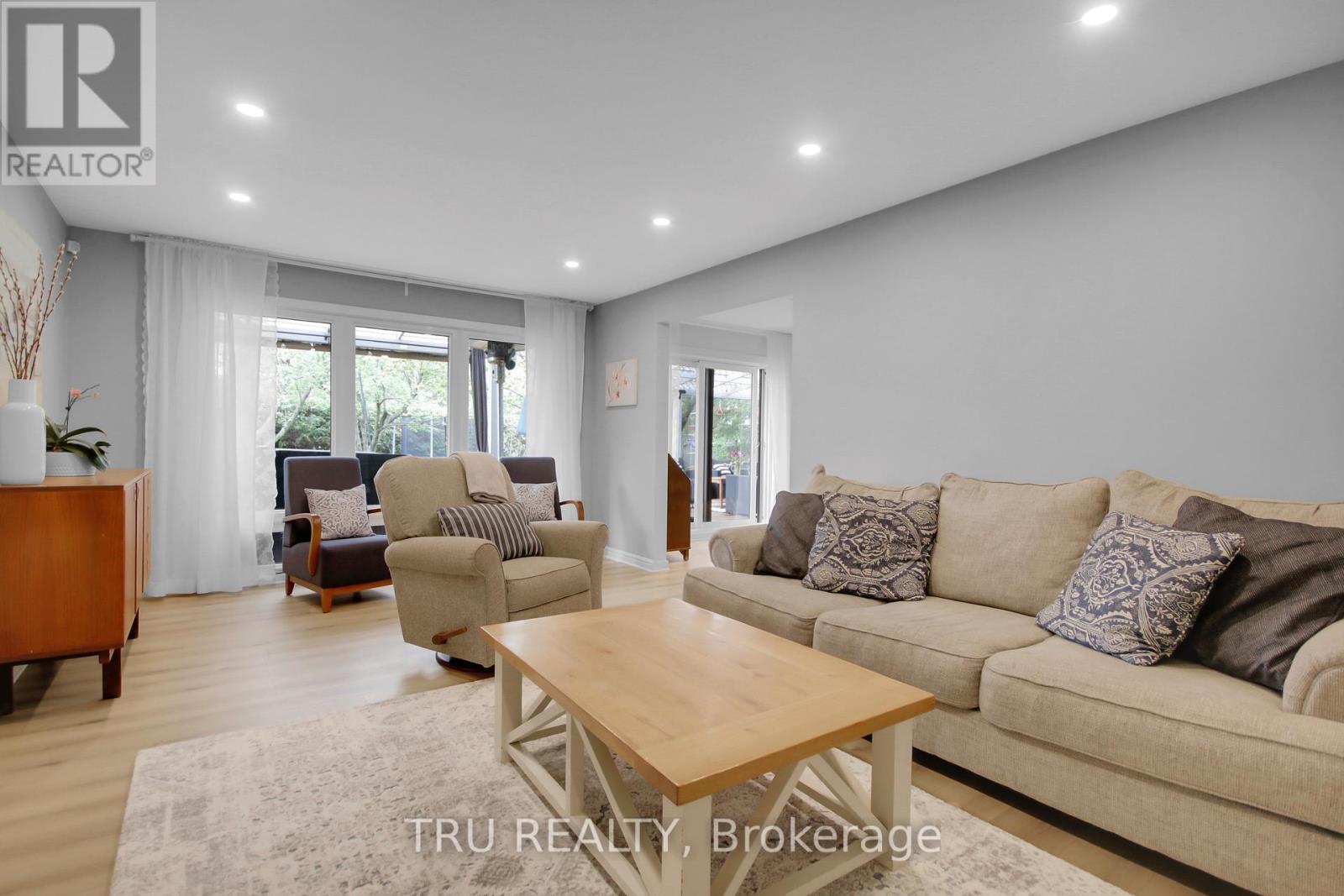 36 Varley Drive, Ottawa, Ontario  K2K 1G2 - Photo 17 - X12158510