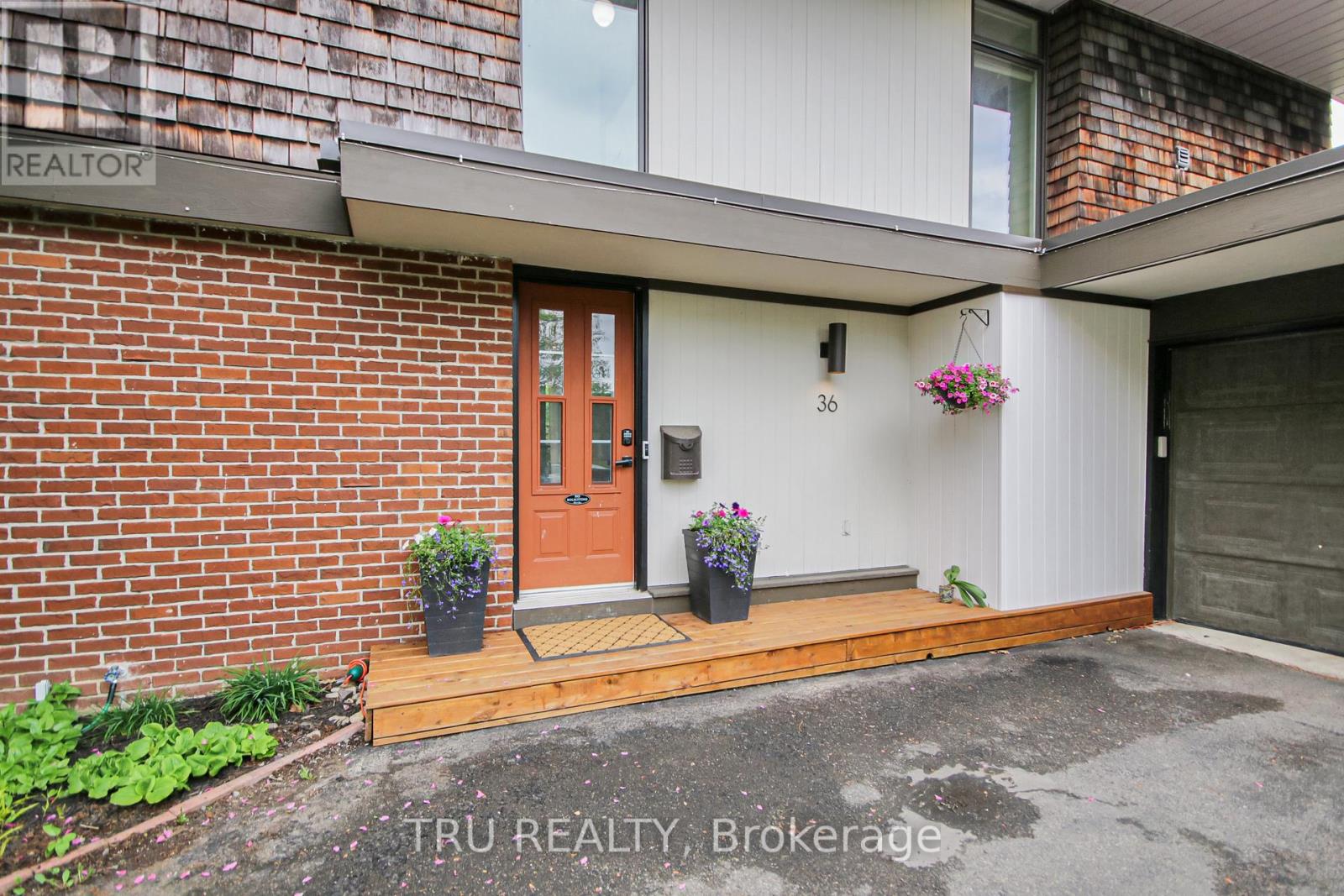 Property at 36 VARLEY DRIVE image 3