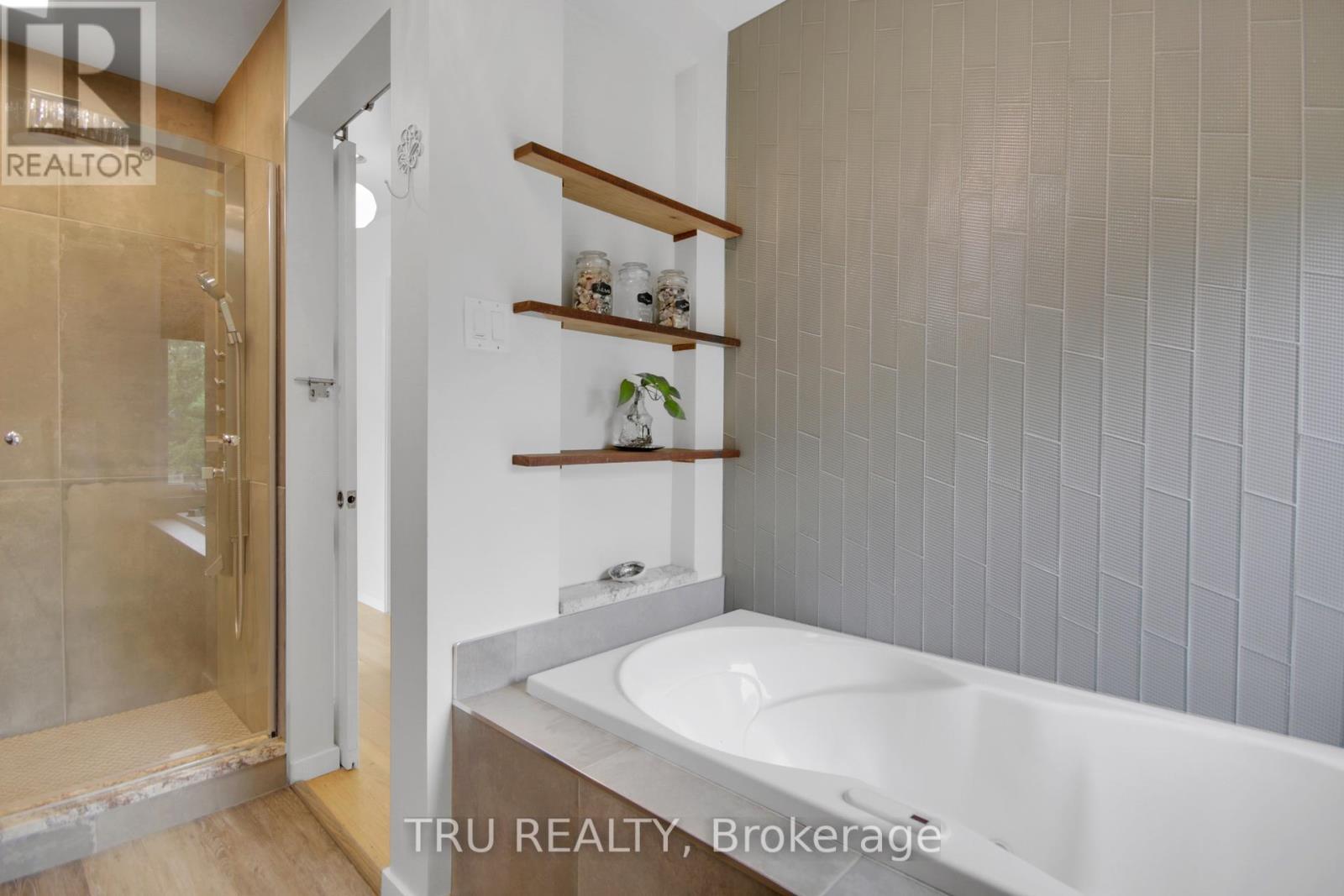 36 Varley Drive, Ottawa, Ontario  K2K 1G2 - Photo 30 - X12158510